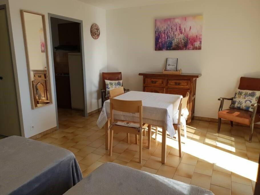 Residence Lou Cigaloun - Ana Location Gréoux-les-Bains Εξωτερικό φωτογραφία