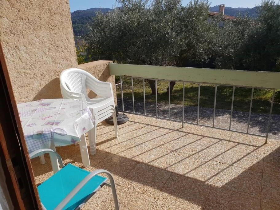 Residence Lou Cigaloun - Ana Location Gréoux-les-Bains Εξωτερικό φωτογραφία