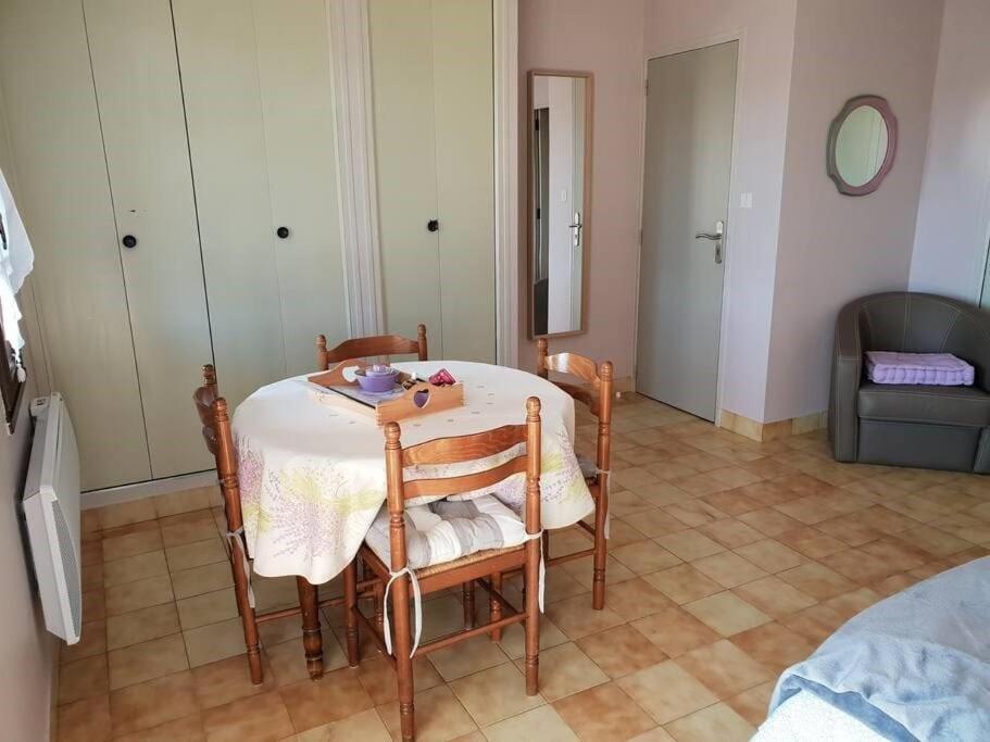 Residence Lou Cigaloun - Ana Location Gréoux-les-Bains Εξωτερικό φωτογραφία