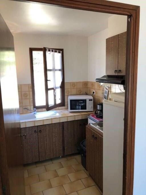 Residence Lou Cigaloun - Ana Location Gréoux-les-Bains Εξωτερικό φωτογραφία
